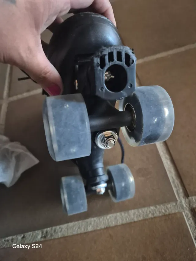 Patines 4 Ruedas Negros y Rojos