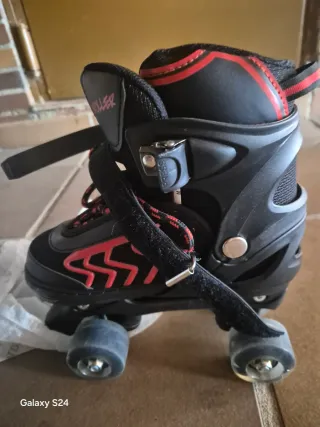Patines 4 Ruedas Negros y Rojos