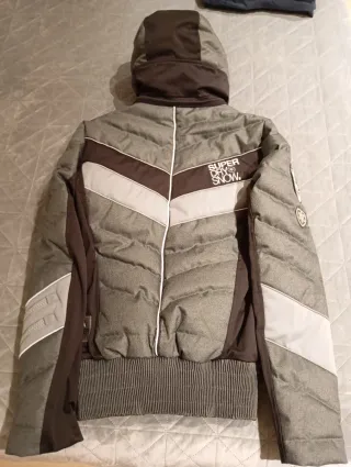 Anorak Superdry Gris y Plateado