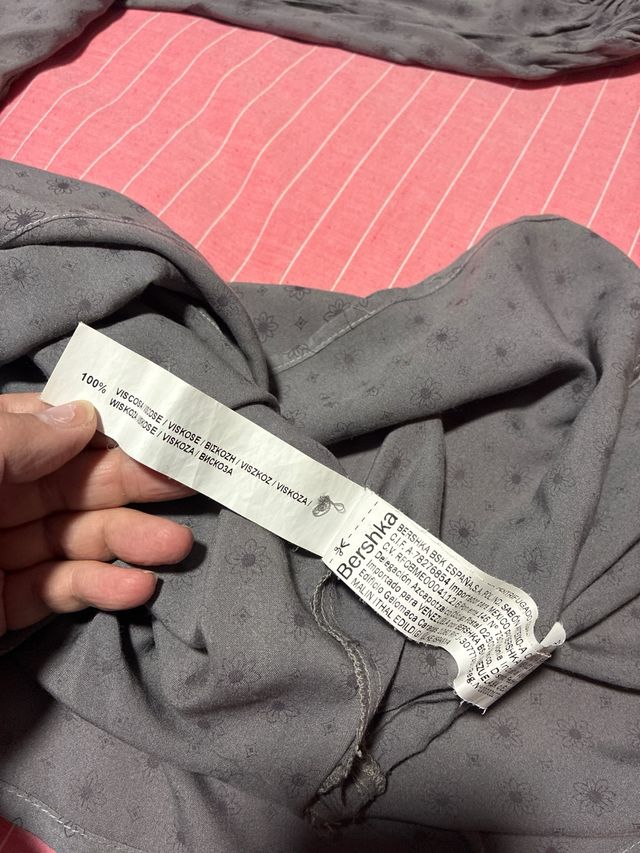 Vestido tipo blusón Bershka gris