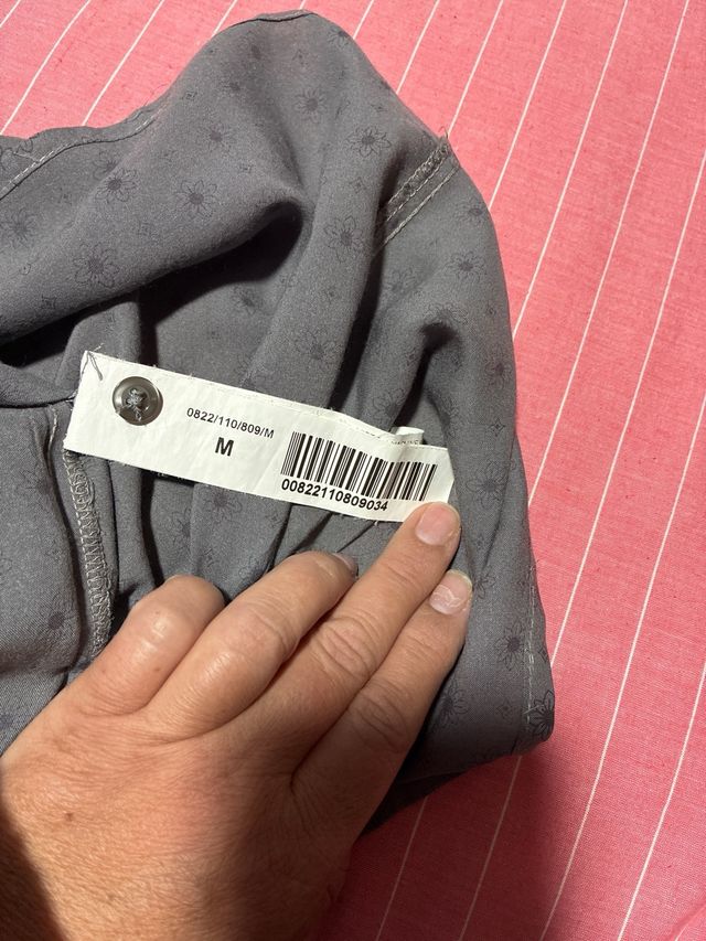 Vestido tipo blusón Bershka gris