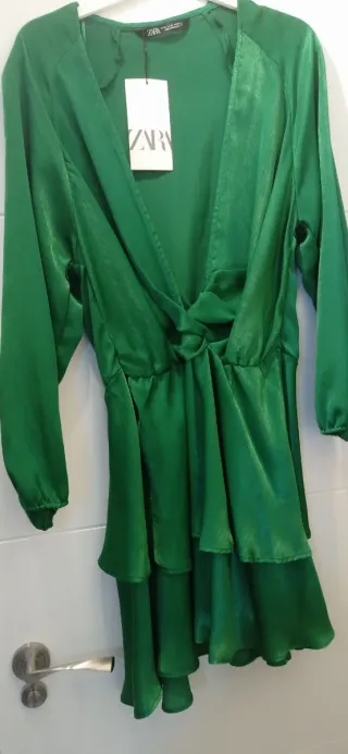 Vestido Zara verde sin estrenar