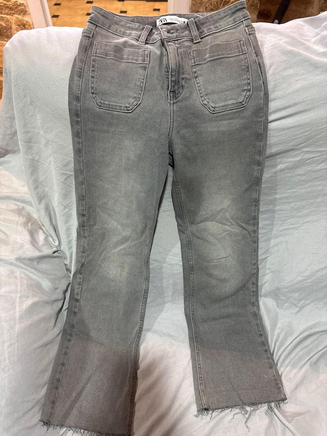 Pantalón ZARA gris