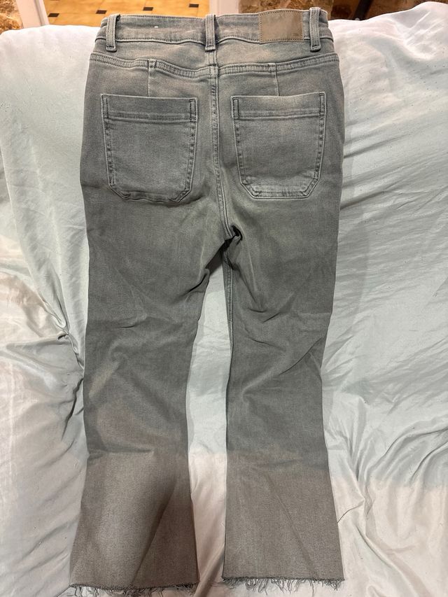 Pantalón ZARA gris