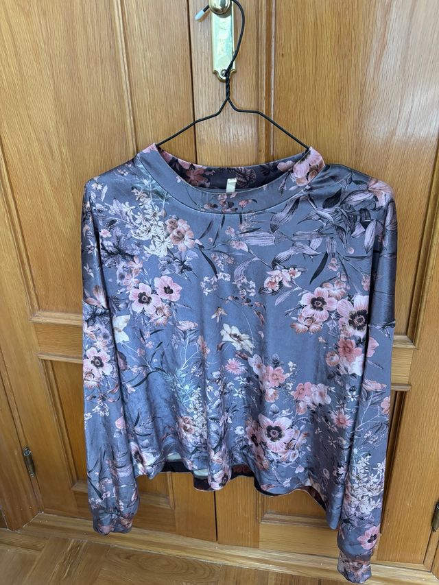 Jersey terciopelo floral gris y rosa