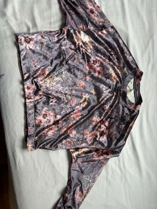 Jersey terciopelo floral gris y rosa