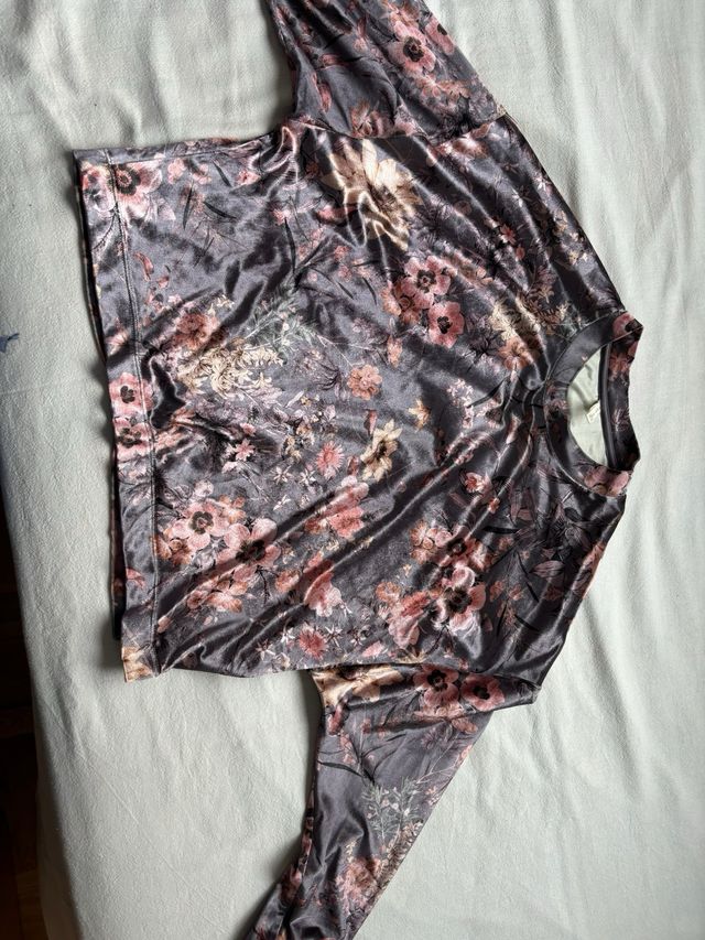 Jersey terciopelo floral gris y rosa