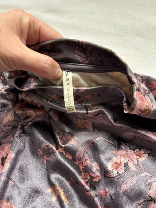 Jersey terciopelo floral gris y rosa