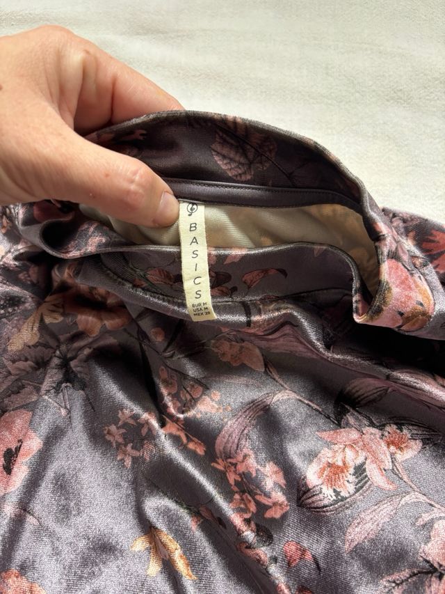 Jersey terciopelo floral gris y rosa