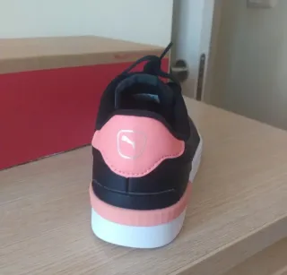 Zapatillas Puma Negras y Rosas