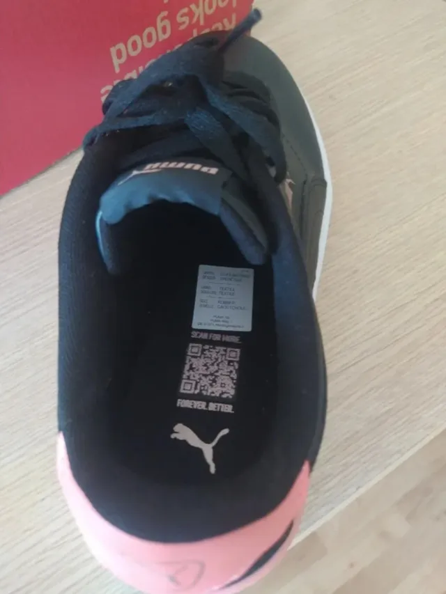 Zapatillas Puma Negras y Rosas