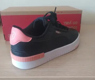 Zapatillas Puma Negras y Rosas