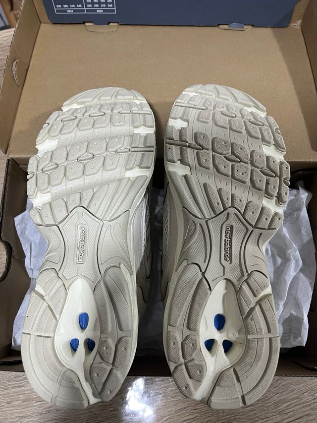 Zapatillas New Balance Beige/Blanco Talla 38