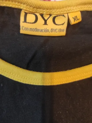 Camiseta DYC vintage negra y amarilla