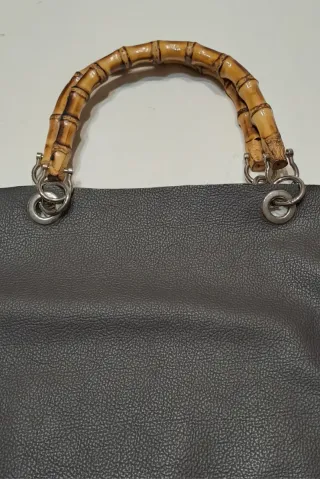 Borsa in pelle con manici in legno