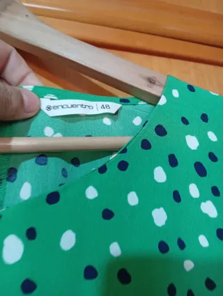 Vestido verde con lunares