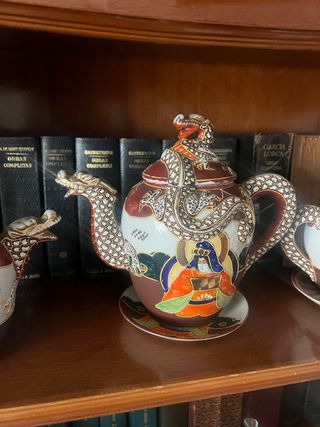 Porcelana Japonesa Satsuma Moriage