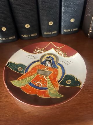 Porcelana Japonesa Satsuma Moriage