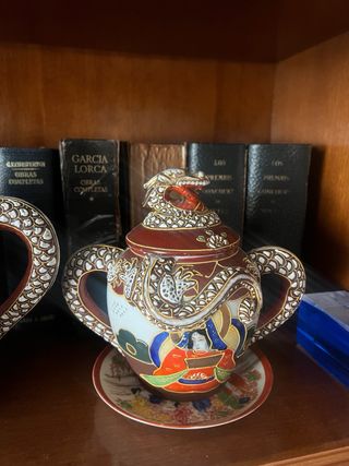 Porcelana Japonesa Satsuma Moriage