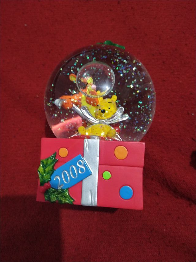 Bola de nieve Winnie the Pooh y Tigger y papa noel