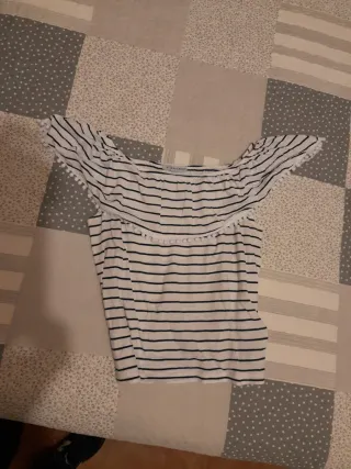 Camiseta de rayas off shoulder