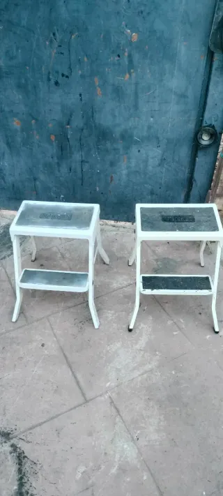 Escaleras pequeñas de dos peldaños...10€ una