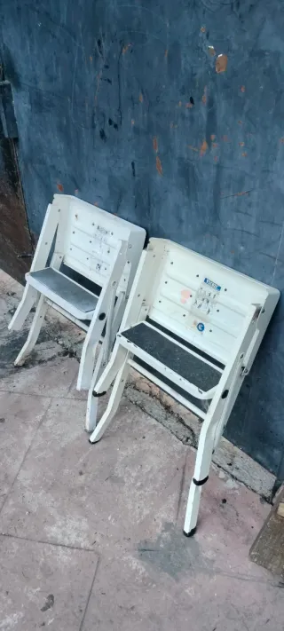 Escaleras pequeñas de dos peldaños...10€ una