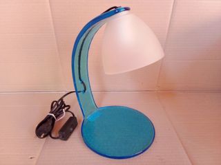 Lampada da tavolo anni ‘80/‘90 vetro bianco/blu