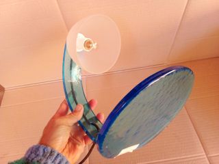 Lampada da tavolo anni ‘80/‘90 vetro bianco/blu