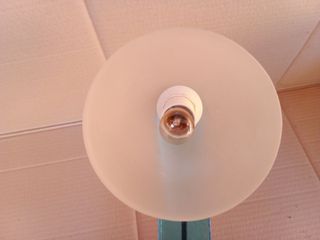 Lampada da tavolo anni ‘80/‘90 vetro bianco/blu