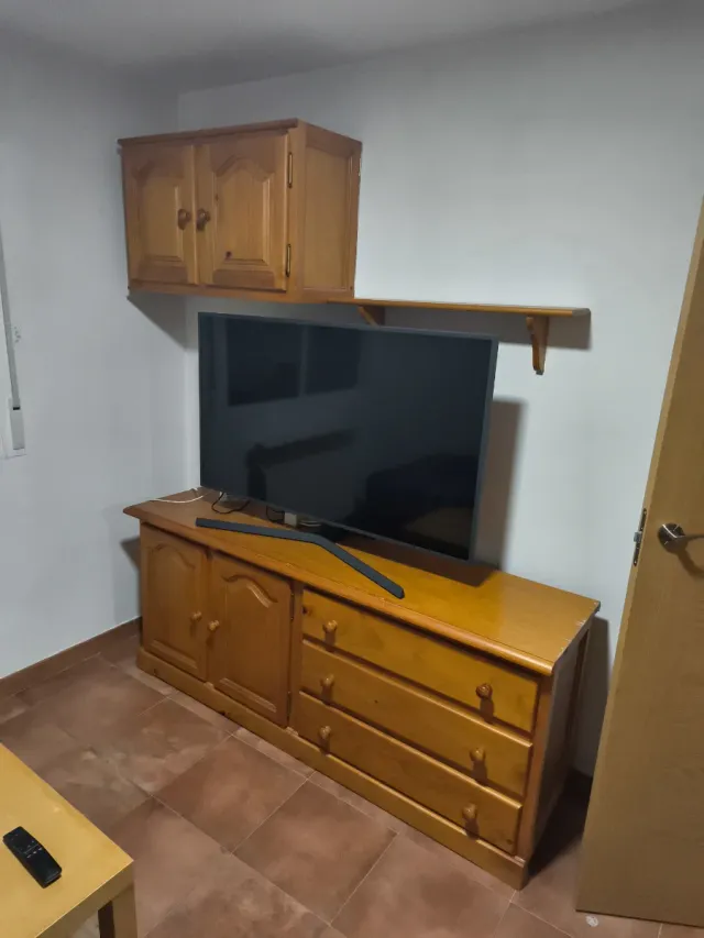 Mueble de salón de madera urge venta