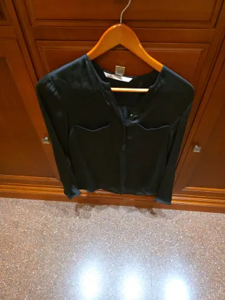 Camisa negra de manga larga