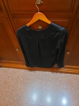 Camisa negra de manga larga