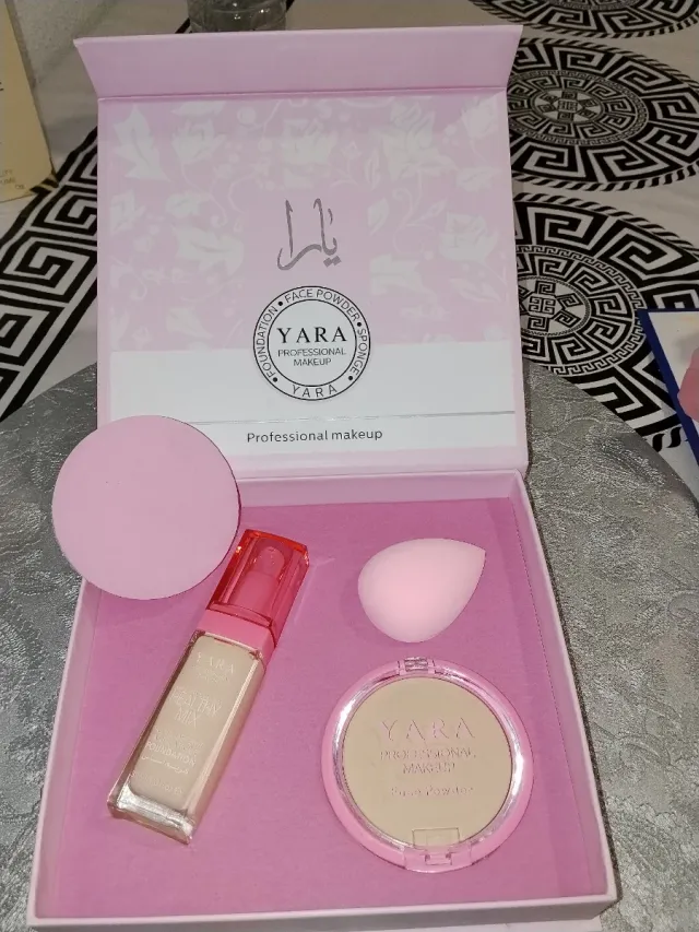 Set Maquillaje YARA Base y Polvos