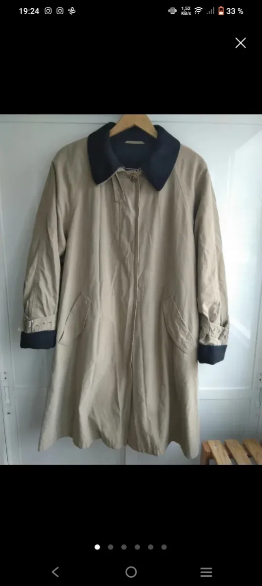 Gabardina beige y negra