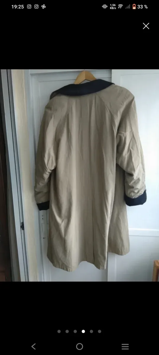 Gabardina beige y negra