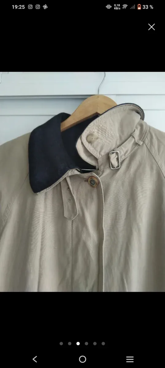 Gabardina beige y negra