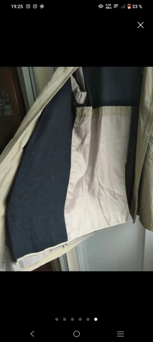 Gabardina beige y negra