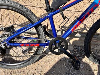 Bicicleta Montaña Azul y Negra Marca Monty