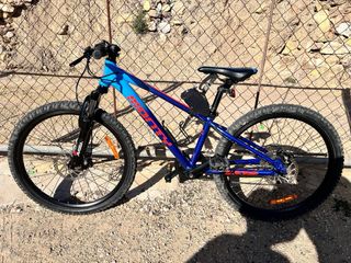 Bicicleta Montaña Azul y Negra Marca Monty