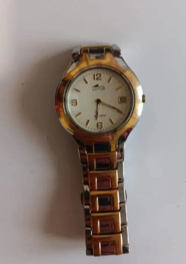 Reloj Lotus bicolor dorado