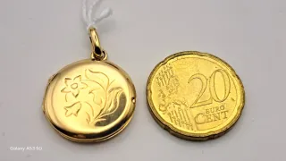Colgante oro 18K guardapelos