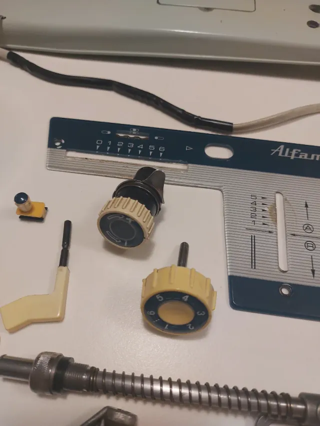 Maquina de coser Alfa Alfamatic 109