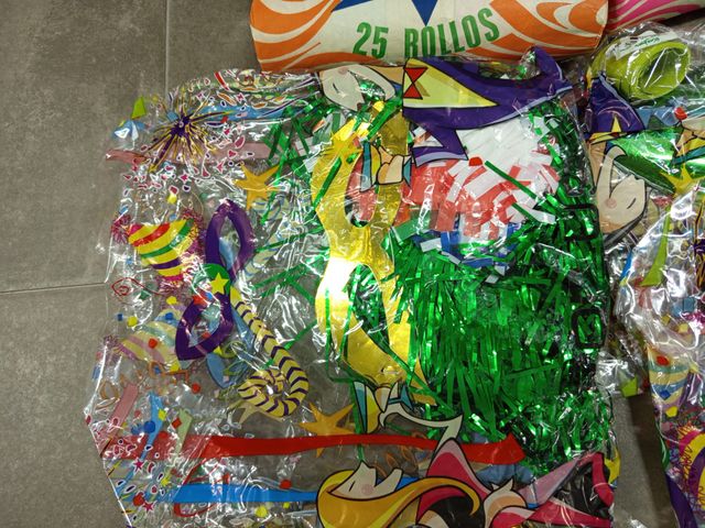 Lote Cotillón Nochevieja: 16 Bolsas + Serpentinas