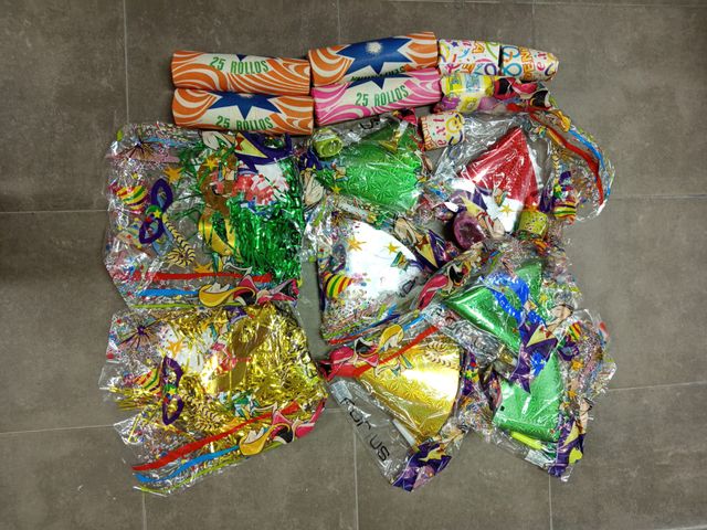 Lote Cotillón Nochevieja: 16 Bolsas + Serpentinas