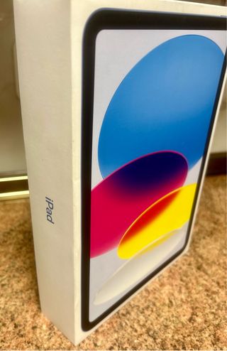 iPad 10ª Gen 64GB con Funda y teclado no original 