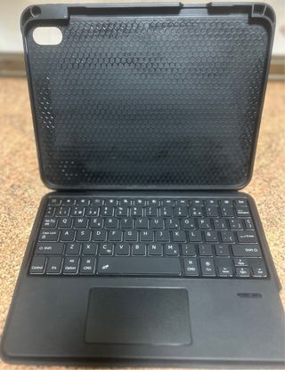 iPad 10ª Gen 64GB con Funda y teclado no original 