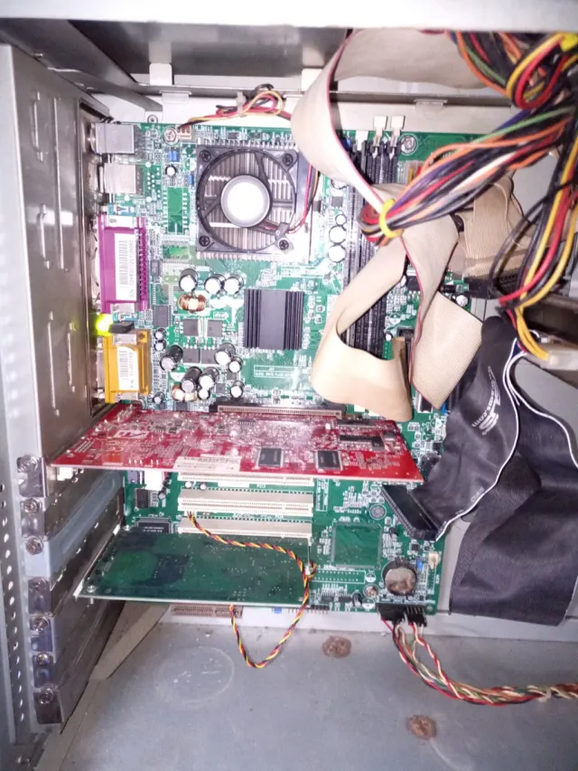 PC Torre Beige Retro