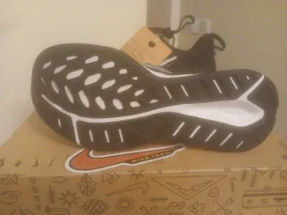 Zapatillas Nike Negras y Blancas