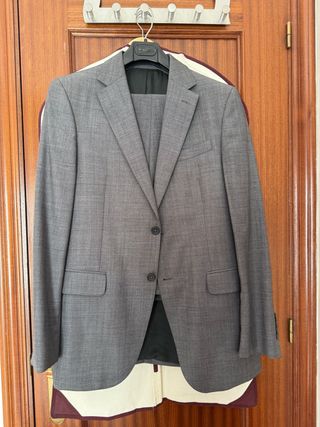 Traje de hombre Purificación García gris
